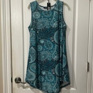 Lily Sz M sleeveless curved bottom dress NWT